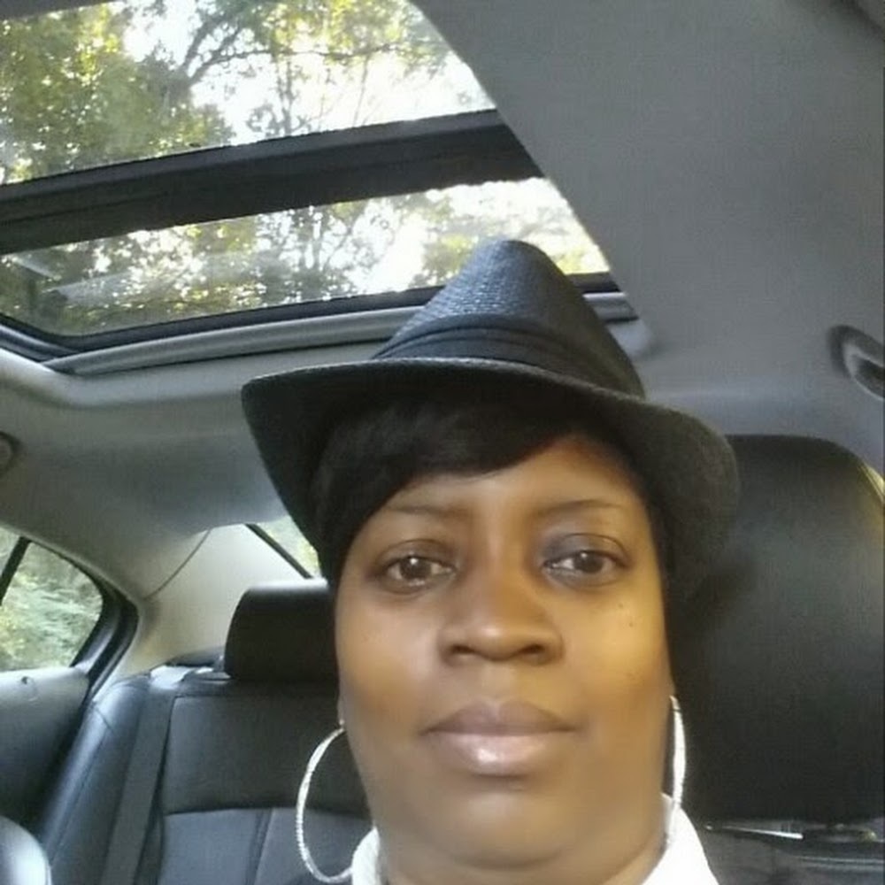 Meet your Posher, Lesheia